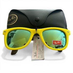 Ray-Ban Foldable Yellow Wayfarer Sunglasses Retro Lenses Brown Stems w/ Case